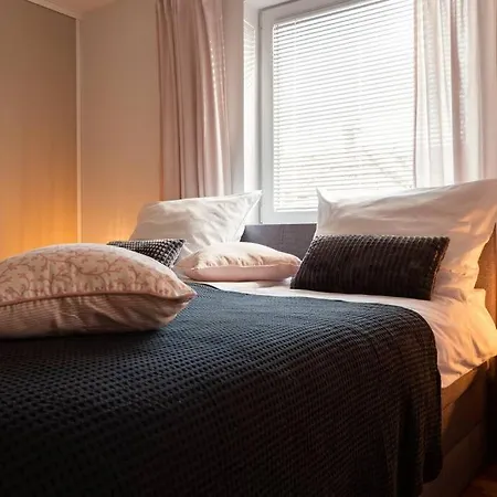 Apartman With Free Parking, Washer & Dryer *