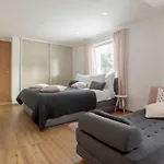With Free Parking, Washer & Dryer Apartment *