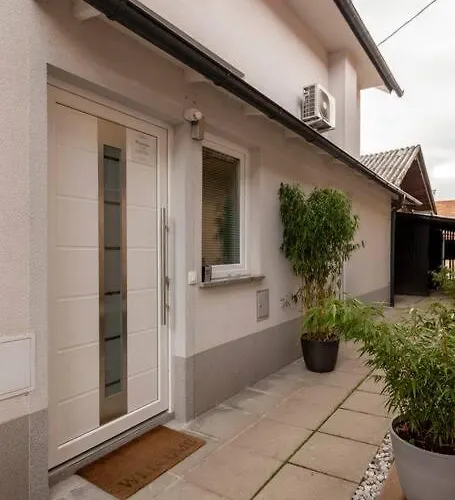 With Free Parking, Washer & Dryer Lublaň