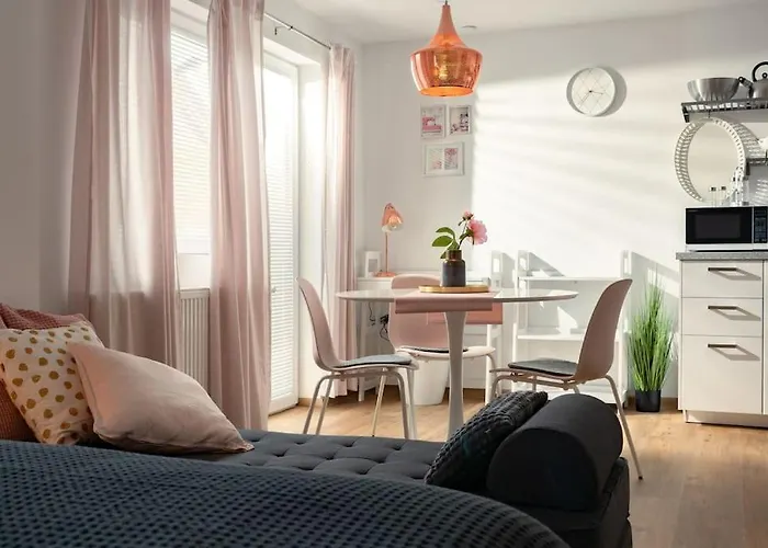 With Free Parking, Washer & Dryer Apartmán